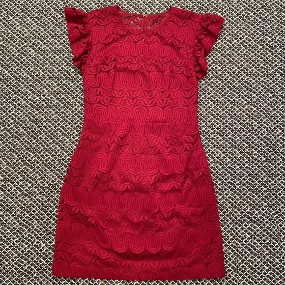 Like New Trina Turk Mai Tai Red Lace Dress Size 8 - Picture 1 of 11